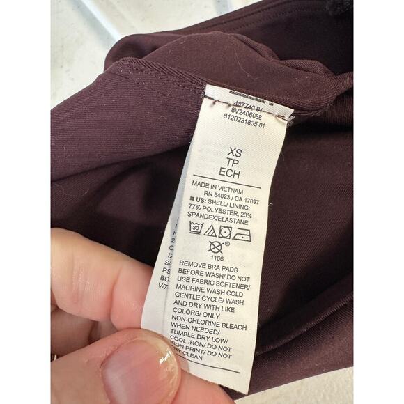 Old Navy Active Sports Bra Peek a boo Twist Front Comfort XS Soft - Picture 5 of 5